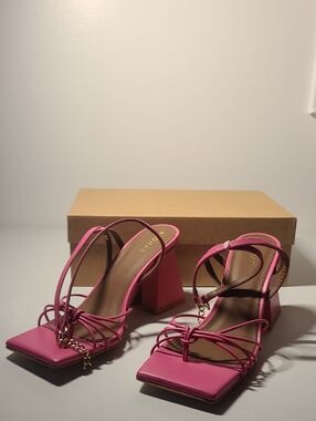 Alohas Pink Strappy Block Heel Sandals Womens Size 8.5